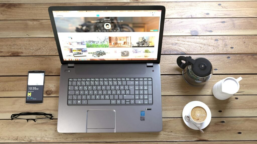pexels-photo-114907-114907 simple web designer